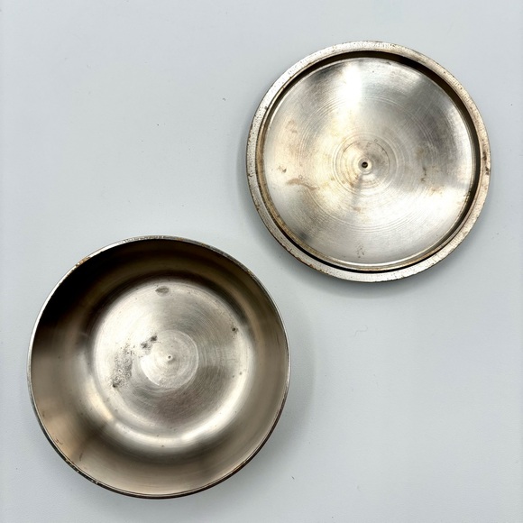 Silver Plated Round Trinket Box With Floral Pattern Lid - Picture 6 of 9